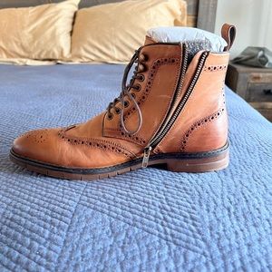 Like New Steve Madden tan leather dress boots with zipper